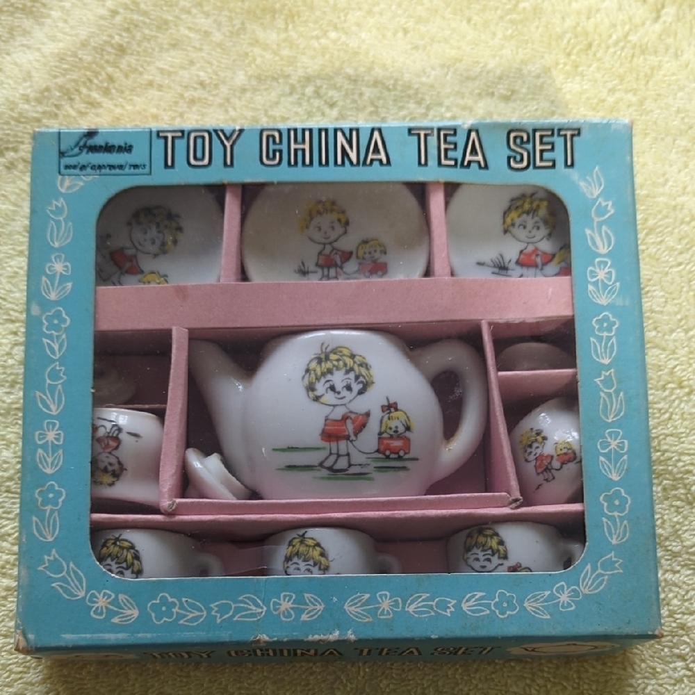 Toy China Tea Set with Cartoon Design Made In Japan, Cute As Heck!!! Old!!!